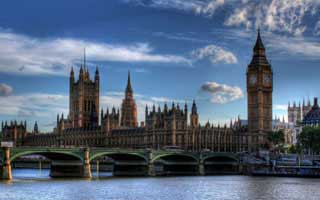 DeFi Tokens Post-October Crash: The real investor trends and 2025's grim forecast